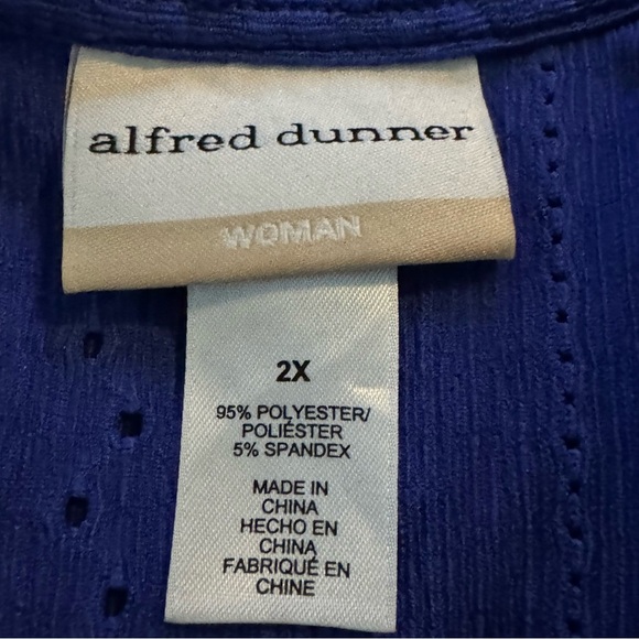Alfred Dunner 2X Shirt Top Blue Solid Short Sleeve Keyhole Scoop Neck Eyelet - Picture 6 of 7